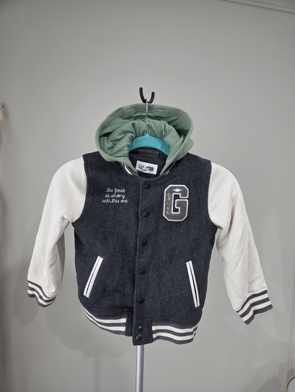 GAP× STAR WARS Kids Varsity Jacket with Green Hood - Grey & Cream sz.5